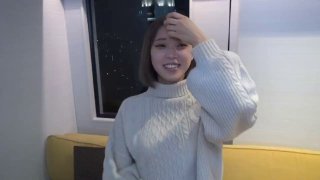 一直喊疼刚破处就被我内射